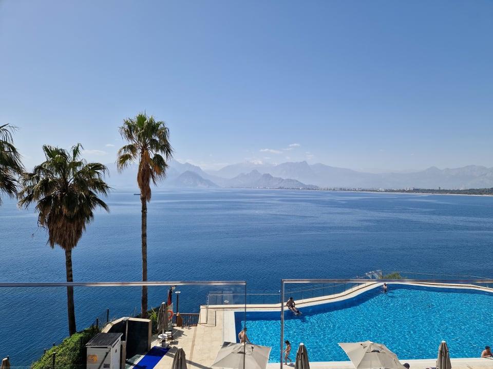 Pool Ramada Plaza by Wyndham Antalya