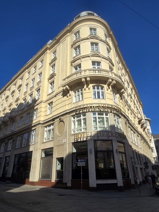 Außenansicht Steigenberger Hotel Herrenhof