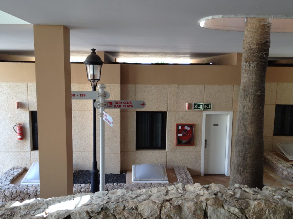 Weg zu den Zimmern SBH Hotel Taro Beach