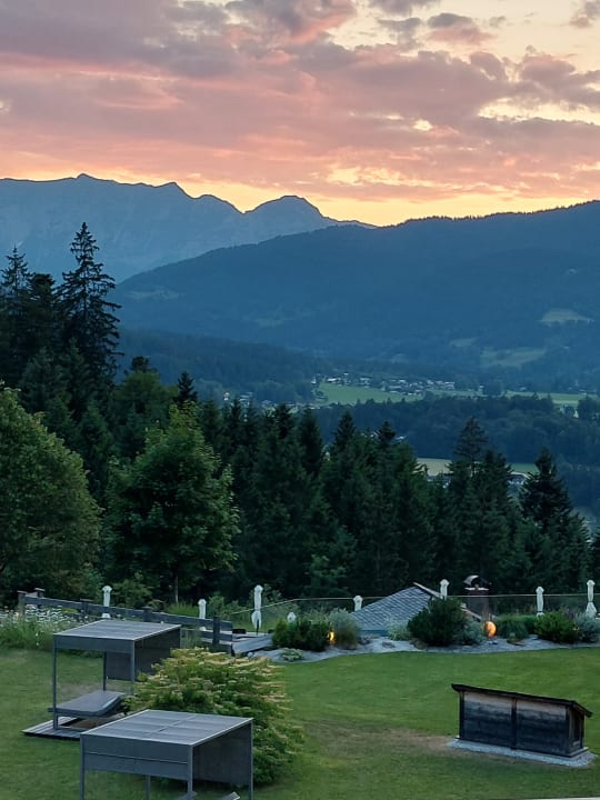 Außenansicht Alm- & Wellnesshotel Alpenhof