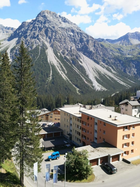 Blick vom Balkon im Chesa Silva Waldhotel Arosa