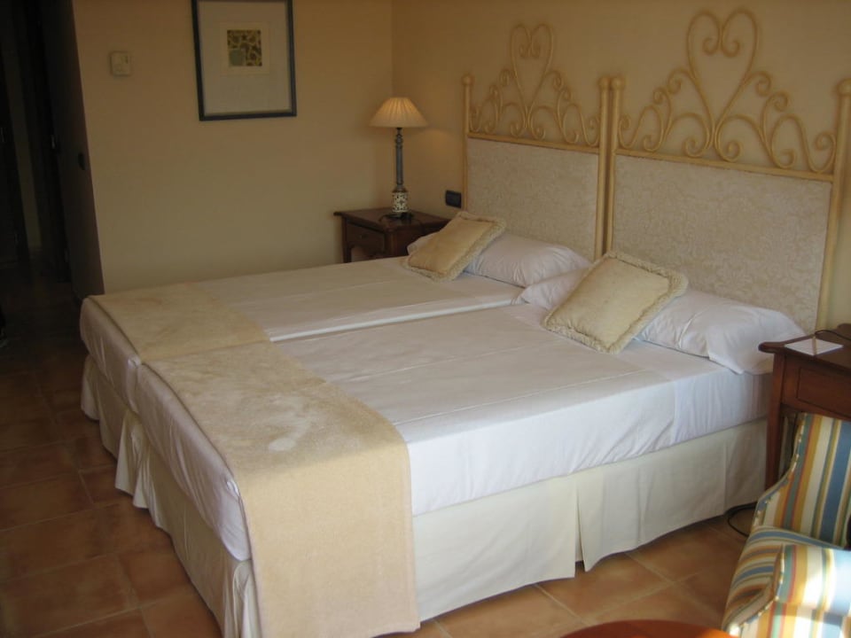 Zwei getrennte Betten La Quinta Menorca By PortBlue Boutique