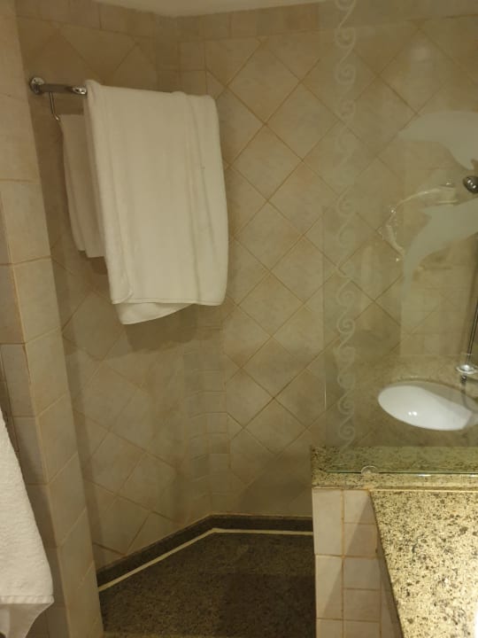 Zimmer The Breakers Diving & Surfing Lodge