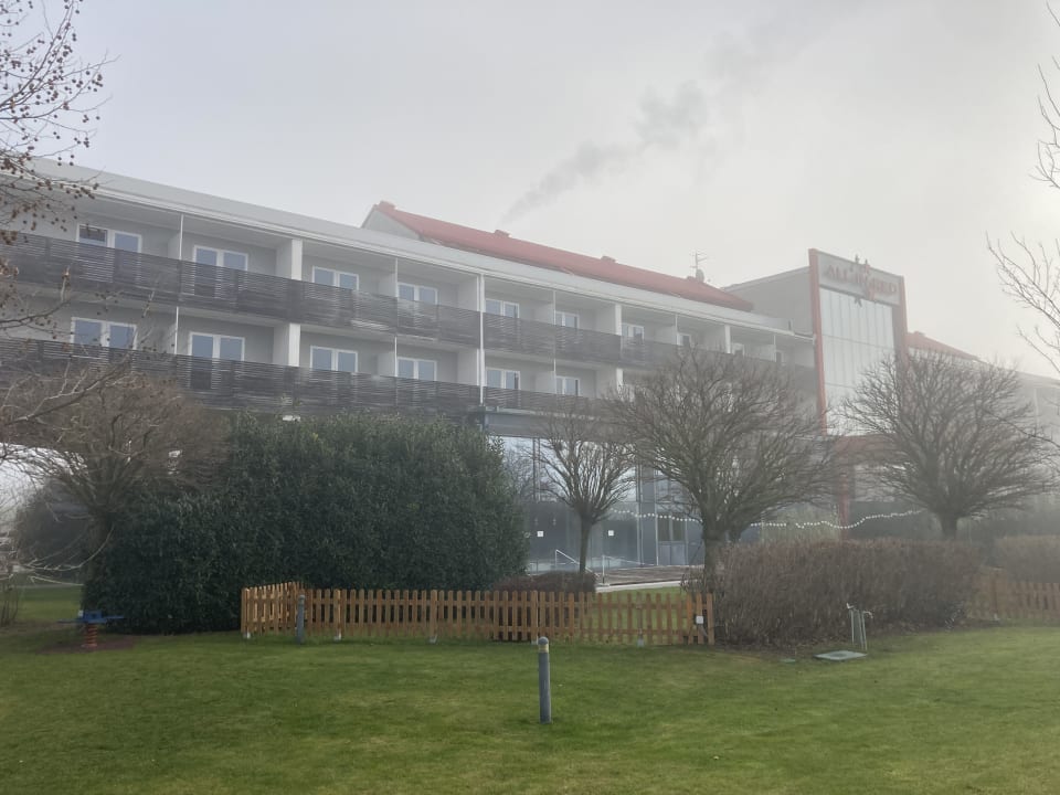 Gartenanlage All In Red Thermenhotel