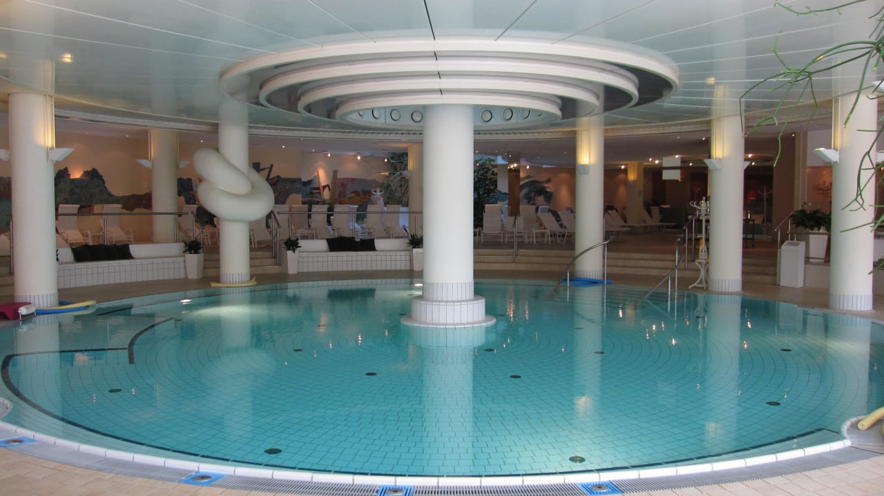 Innenpool Hotel & Spa Der Steirerhof Bad Waltersdorf