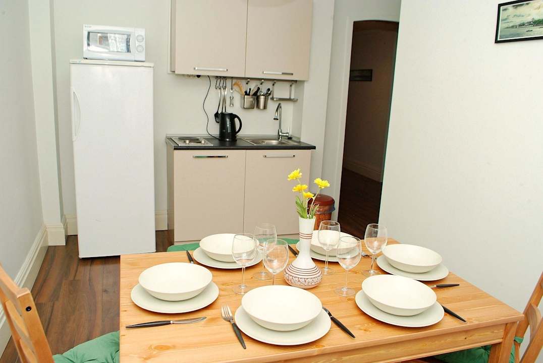 1 Bedroom Apartment with Terrace Tarus Apartments