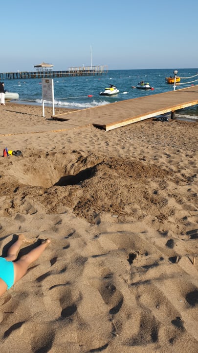 Strand Saturn Palace Resort Hotel