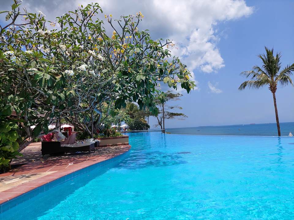 Pool Sea Cliff Resort & Spa