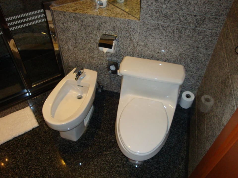 Bad Zimmer 201 Golden Sands Hotel Creek