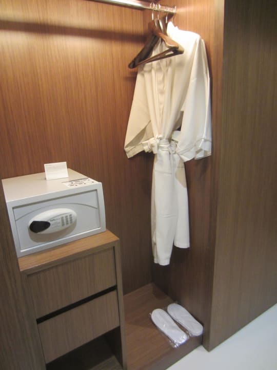 Safe Centara Grand at Central Plaza Ladprao Bangkok