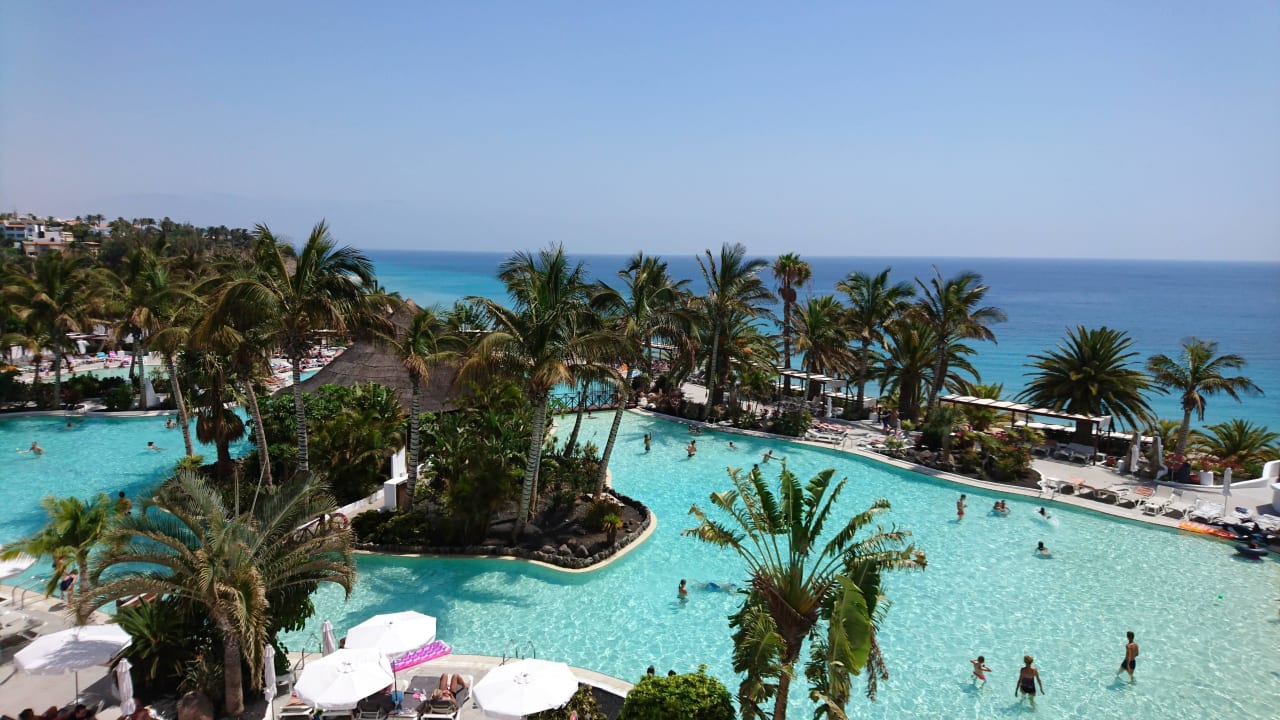 Oberer Pool mit Poolbar und Meerblick Club Jandia Princess
