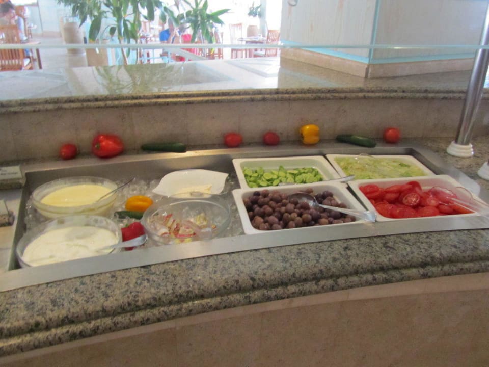 Buffet The Breakers Diving & Surfing Lodge