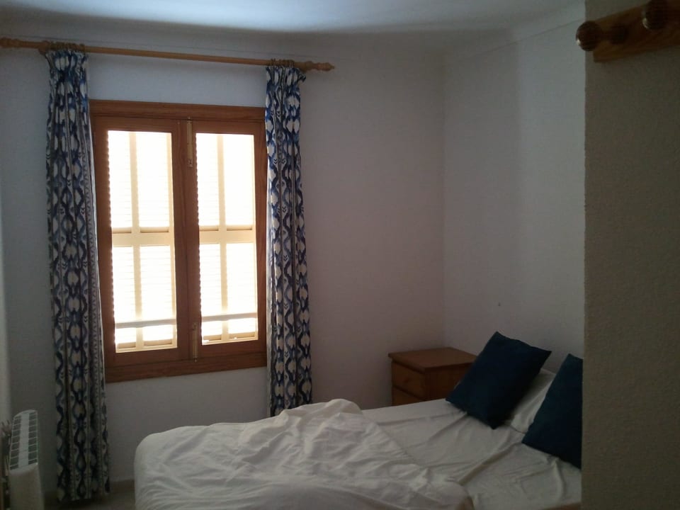 Bettbreite nur 1,35 m aber beste Matratze Hotel Colonial