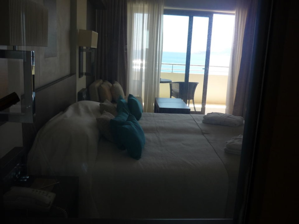 Blick aus dem Zimmer auf das Meer Elysium Resort & Spa Hotel
