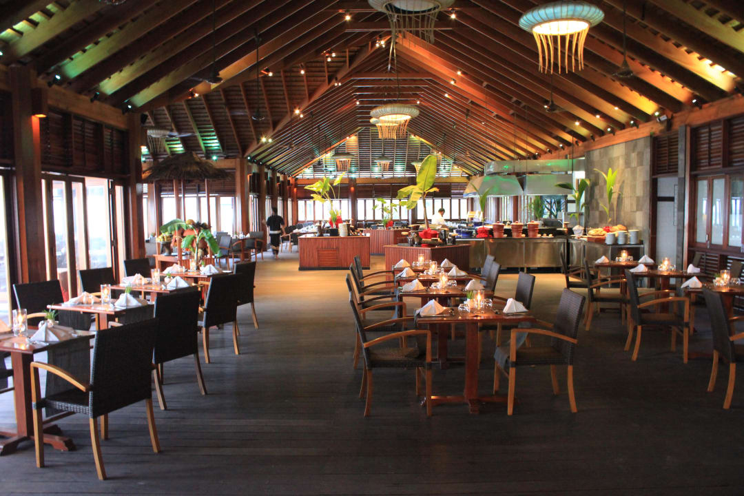 O Restaurant Kuredu Island Resort & Spa