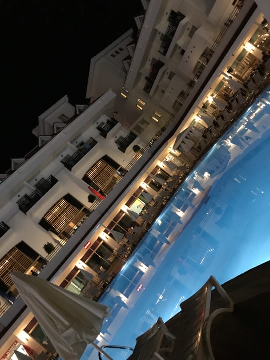 Pool Side Aquamarin Resort & Spa