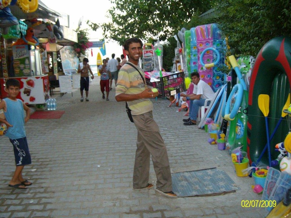 Direkt vor dem Hotel Side Bay Hotel