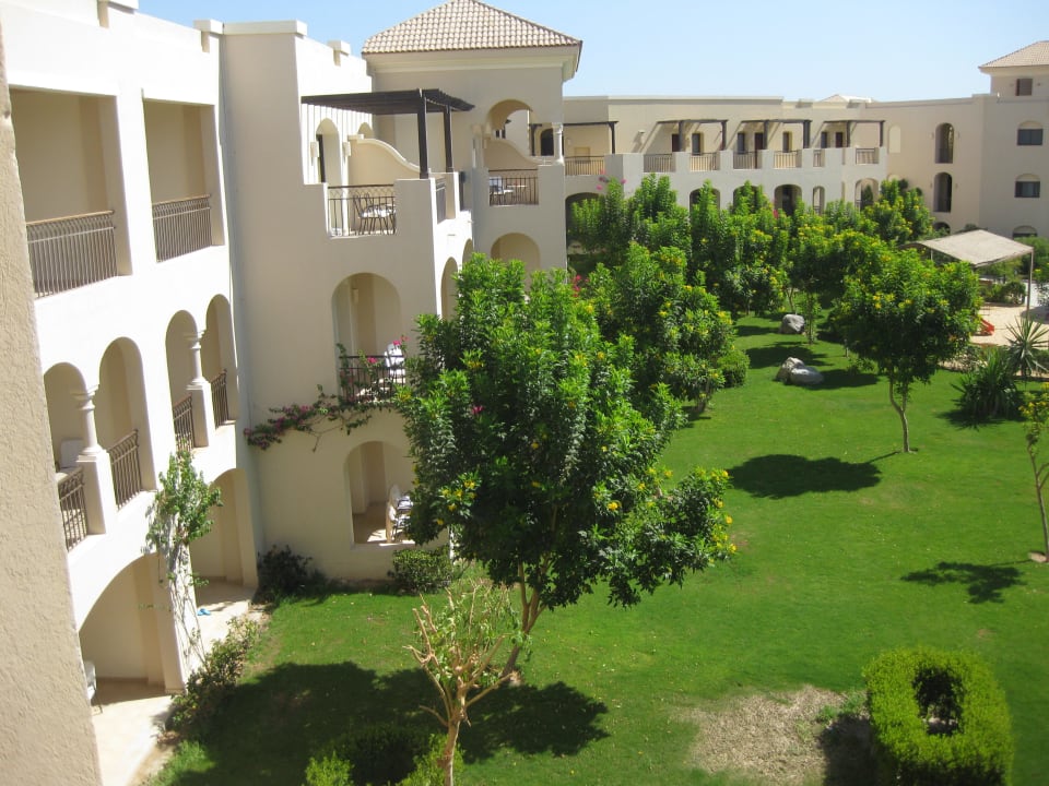Widok na ogród JAZ Aquamarine Resort