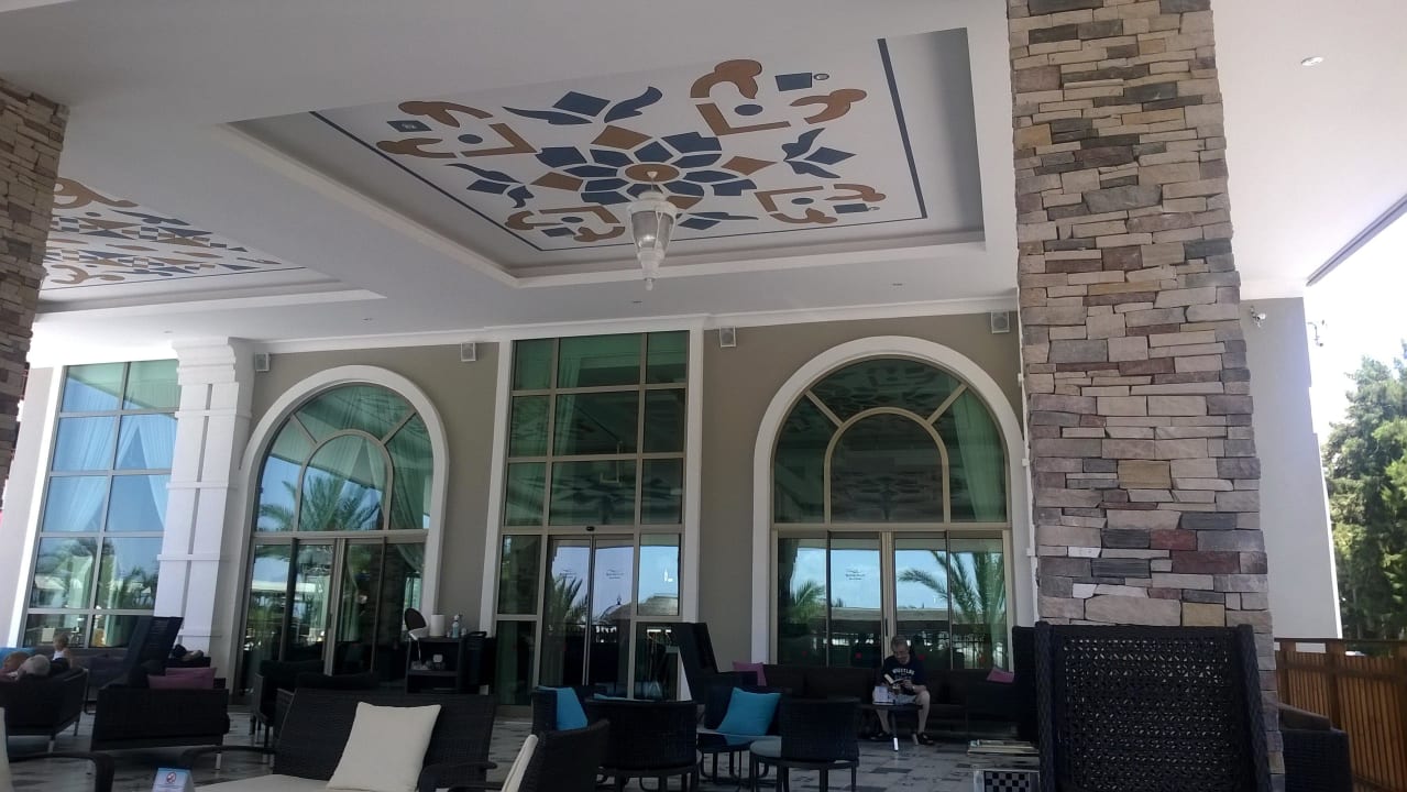 Lounge Bar Quattro Beach Spa & Resort