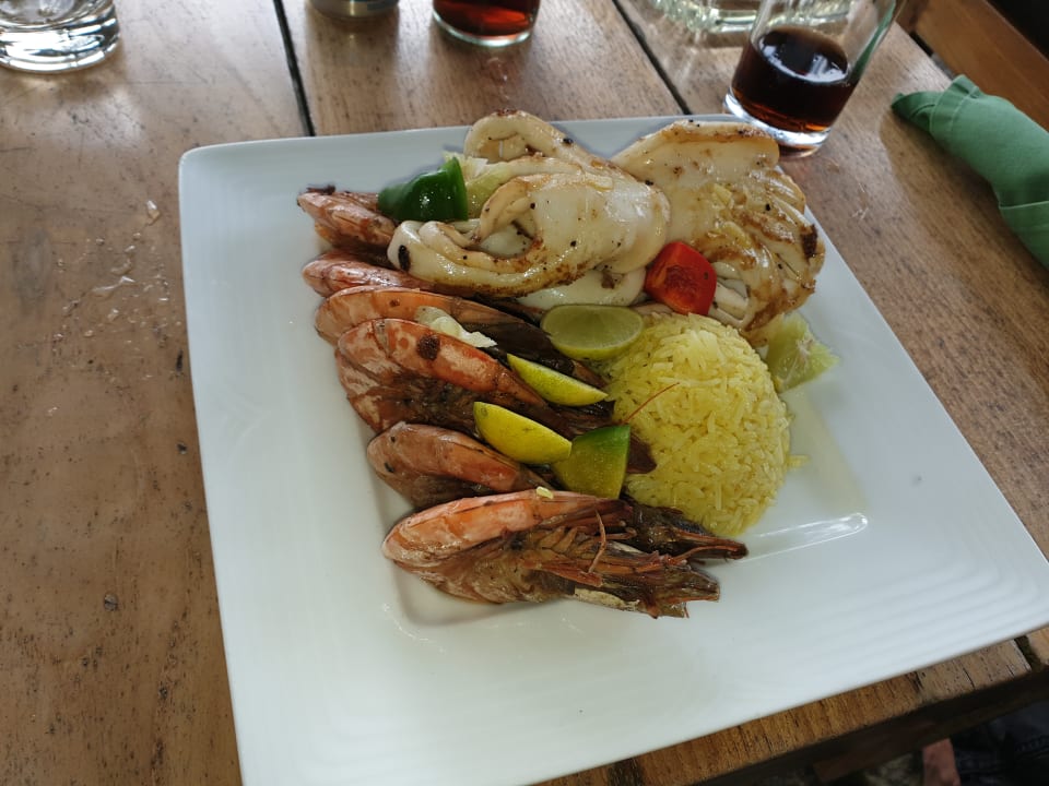 Gastro Pandanus Beach Resort & Spa