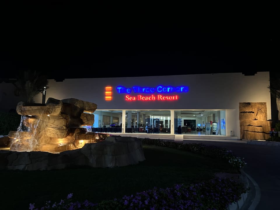 Lobby Three Corners Sea Beach Resort