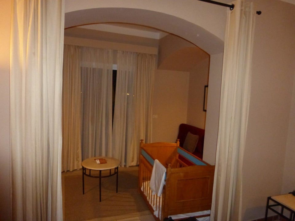 Familienzimmer - Schlafbereich für die Kinder Jaz Makadi Oasis Resort