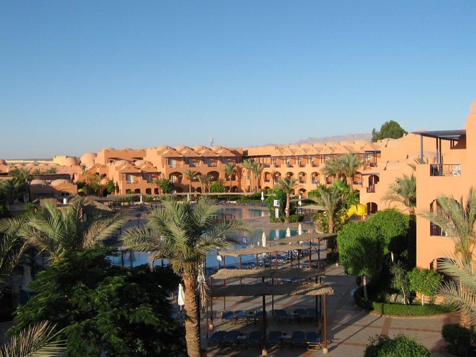 Blick vom Zimmer zum Pool Jaz Makadi Oasis Resort