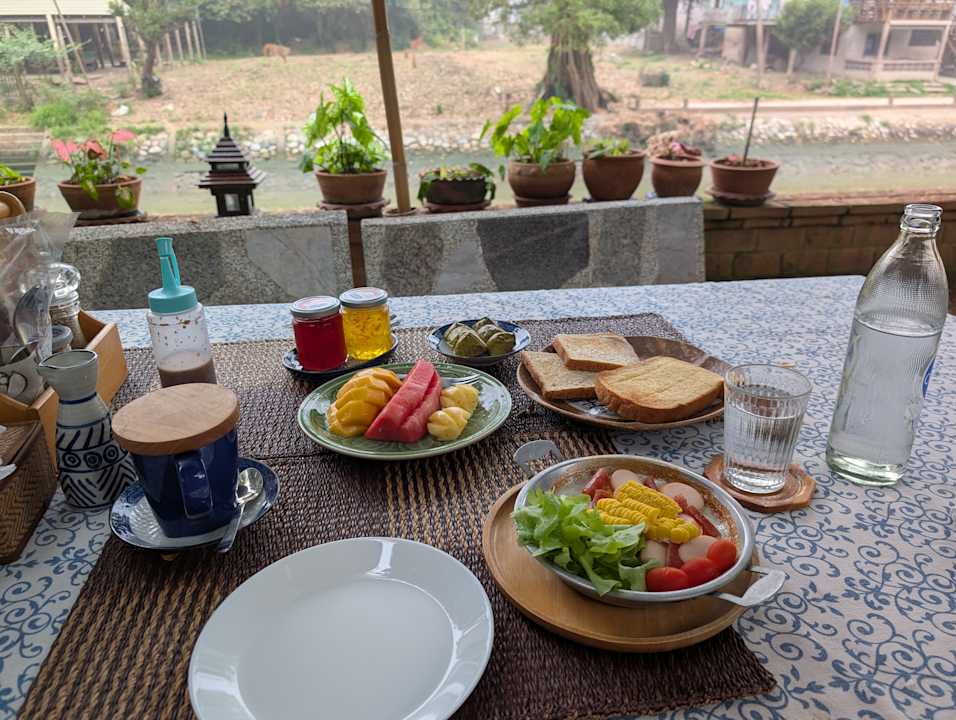 Gastro Phuttal Residence