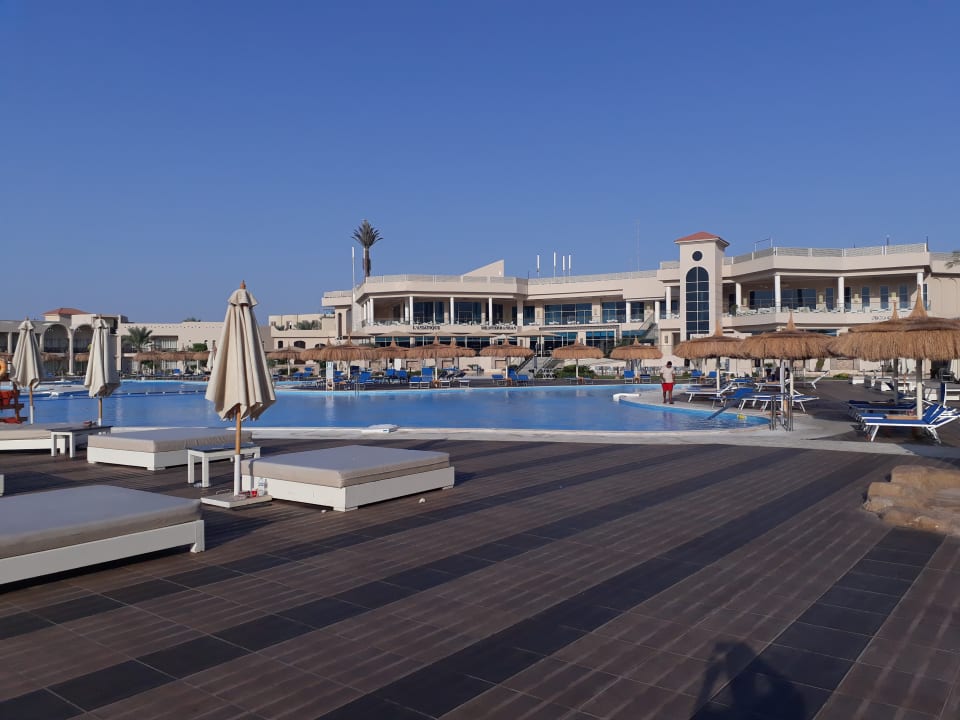 Außenansicht Pickalbatros Royal Moderna Resort-Sharm El Sheikh