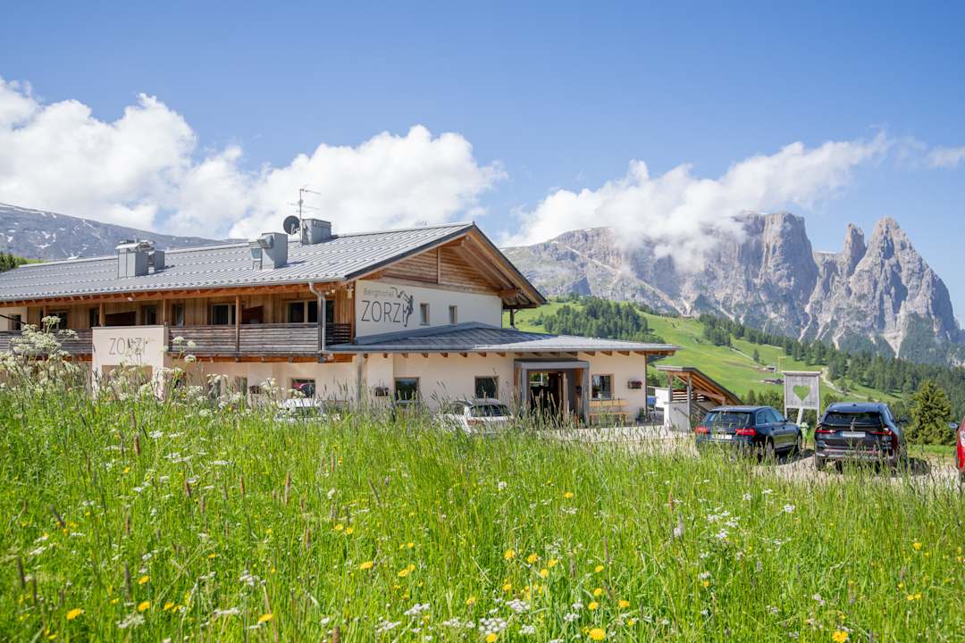 Außenansicht Berghotel Zorzi