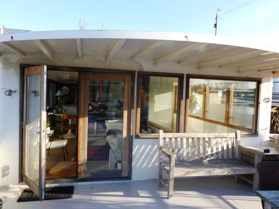 Die Terrasse der Somoya Somoya's Saloon