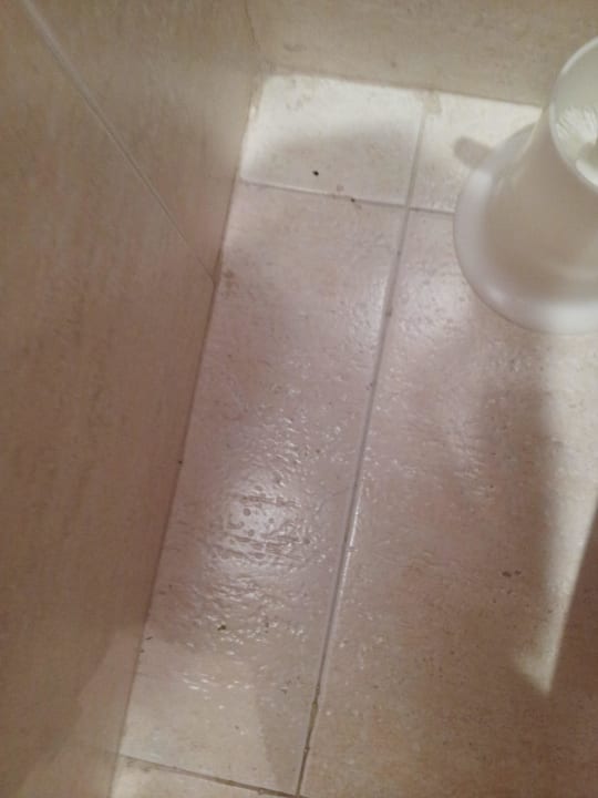 Haare im Bad Ahoi! Urban Beach Hotel