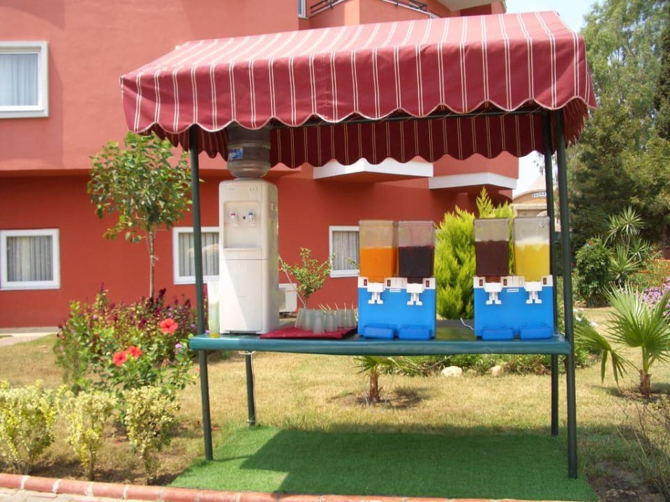 Getränkestand am Kinderpool Hotel Royal Garden Beach