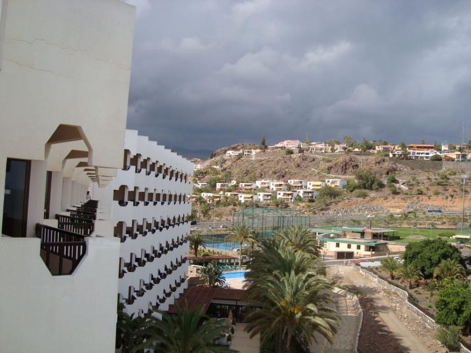 Ausblick von der FKK-Terrasse im 6. Stock Corallium Beach by Lopesan Hotels - Adults only