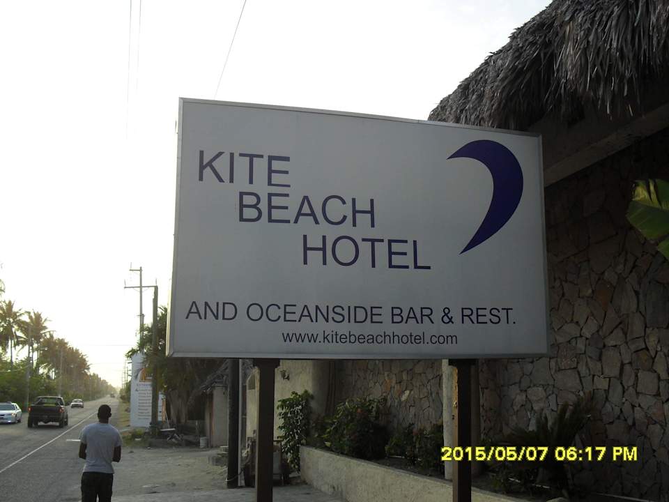 Reklameschild auf der Hauptstraße Hotel Kite Beach