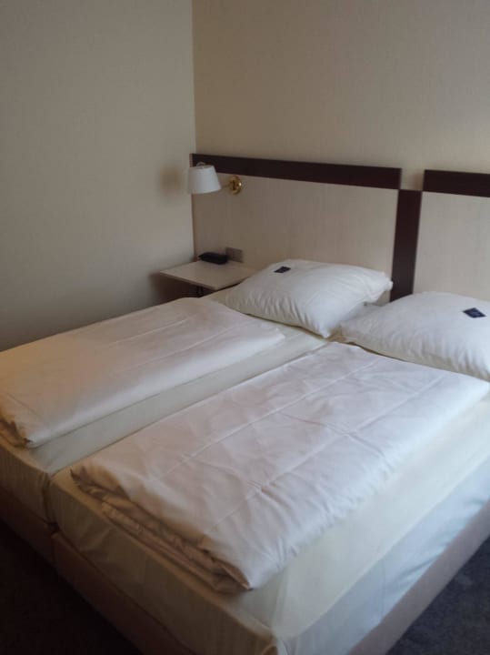 Zimmer 04 City Partner Central Hotel