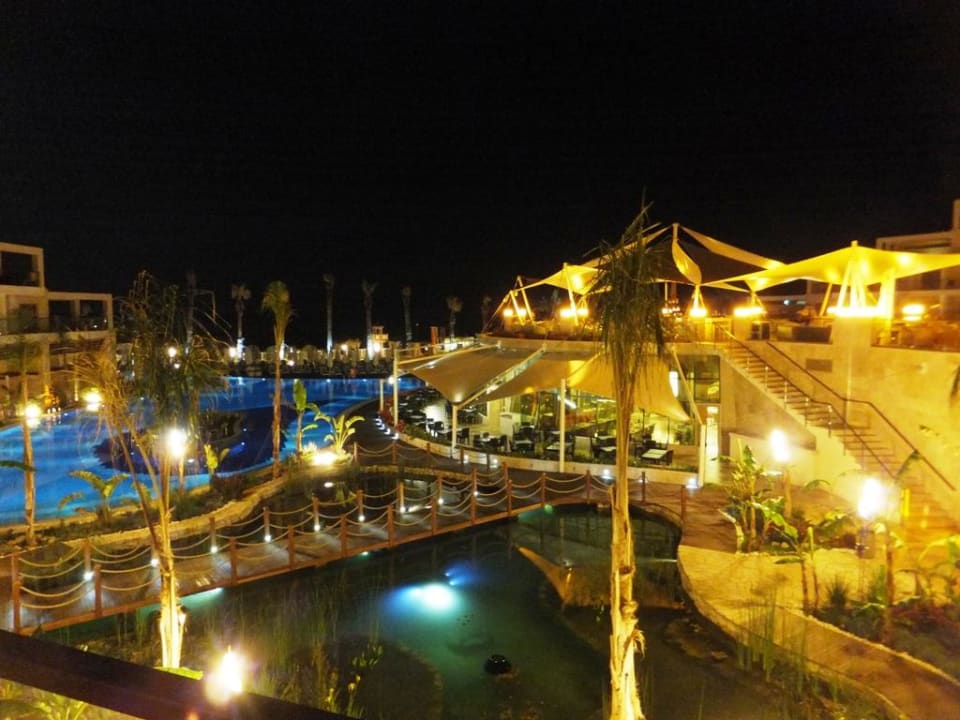 Hotel bei Nacht Paloma Pasha
