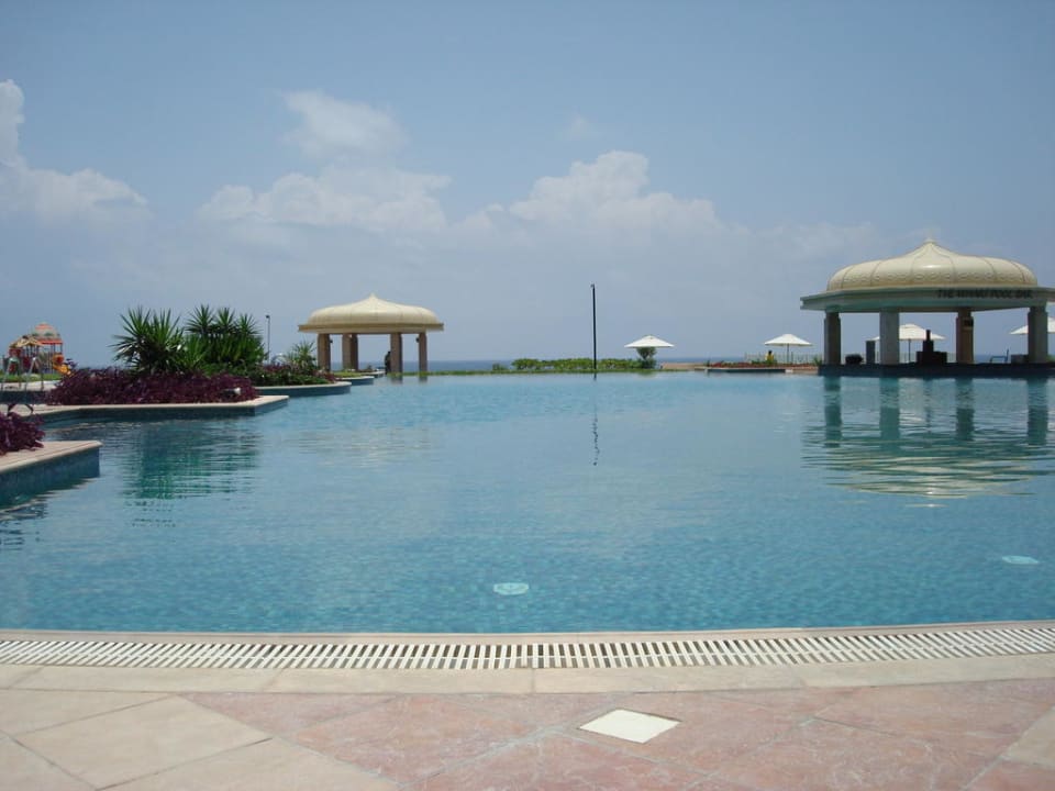 Pool Wyndham Garden Salalah Mirbat