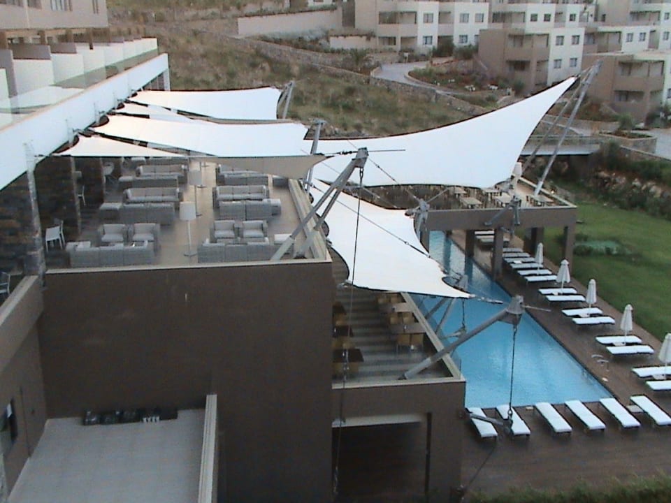 Pool und Bar am Hotel Atlantica Mikri Poli Crete