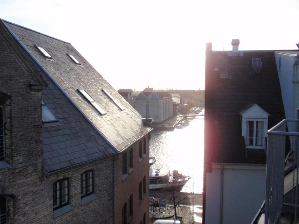 Ausblick vom Balkon zum Hafen Hotel Copenhagen Strand