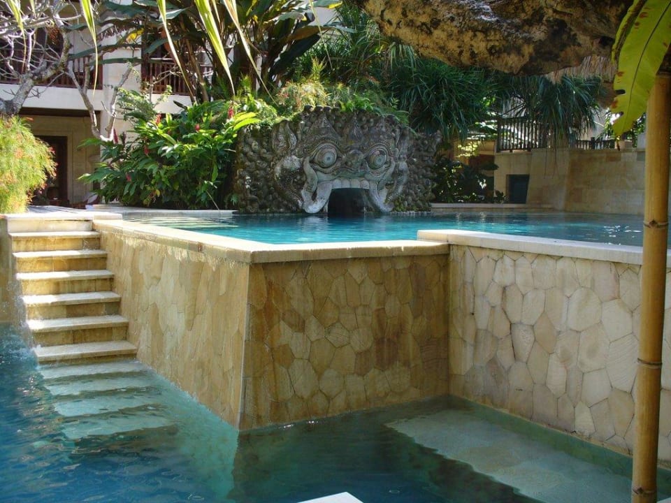 Club Pool Puri Santrian