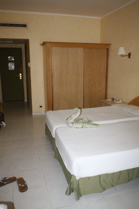 Blick vom Balkon ins Zimmer Ghazala Gardens