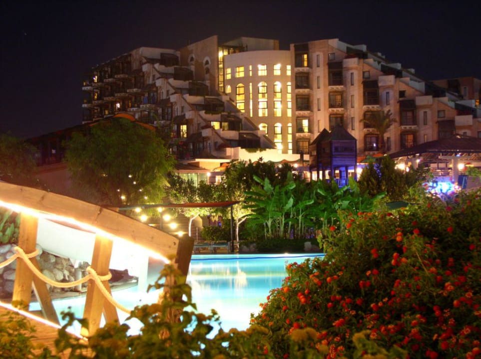 Haupthaus bei Nacht Limak Limra Hotel & Resort