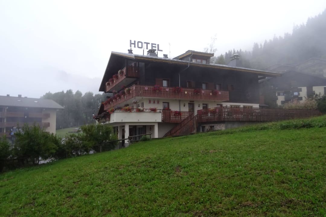 Seitenansicht des Hotels Hotel Bienvenu