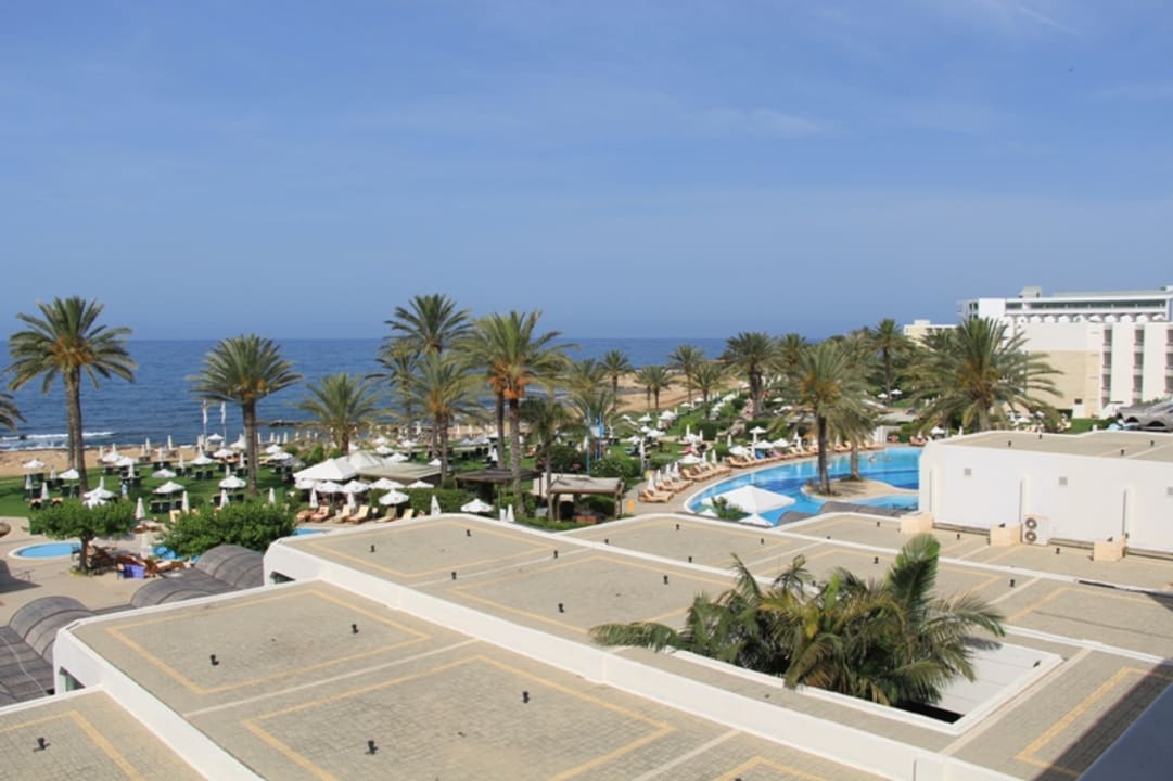 Ausblick Constantinou Bros Athena Beach Hotel