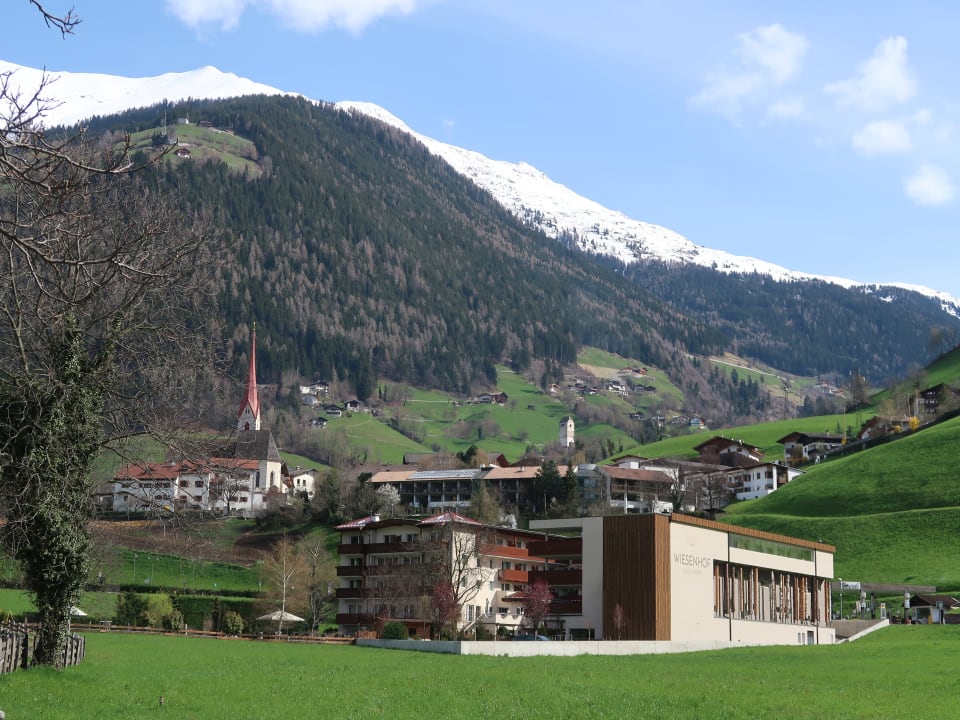 Außenansicht Hotel Wiesenhof Garden Resort