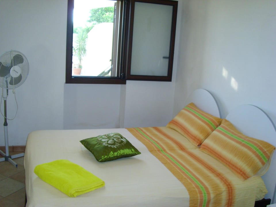 Camera Girasole B&B Le 4 Stagioni