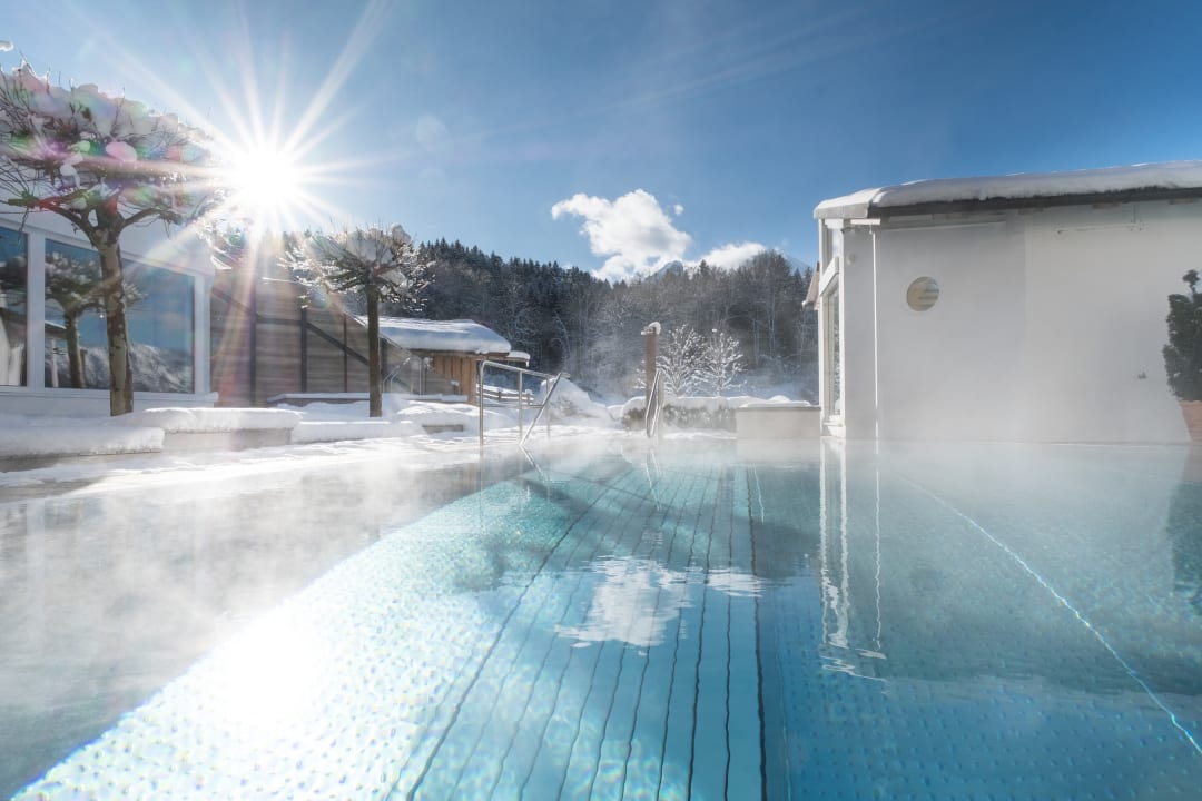 Pool Alm- & Wellnesshotel Alpenhof