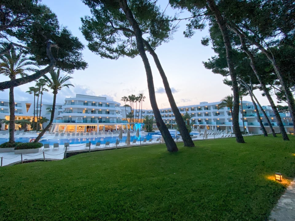 Gartenanlage Iberostar Waves Playa de Muro