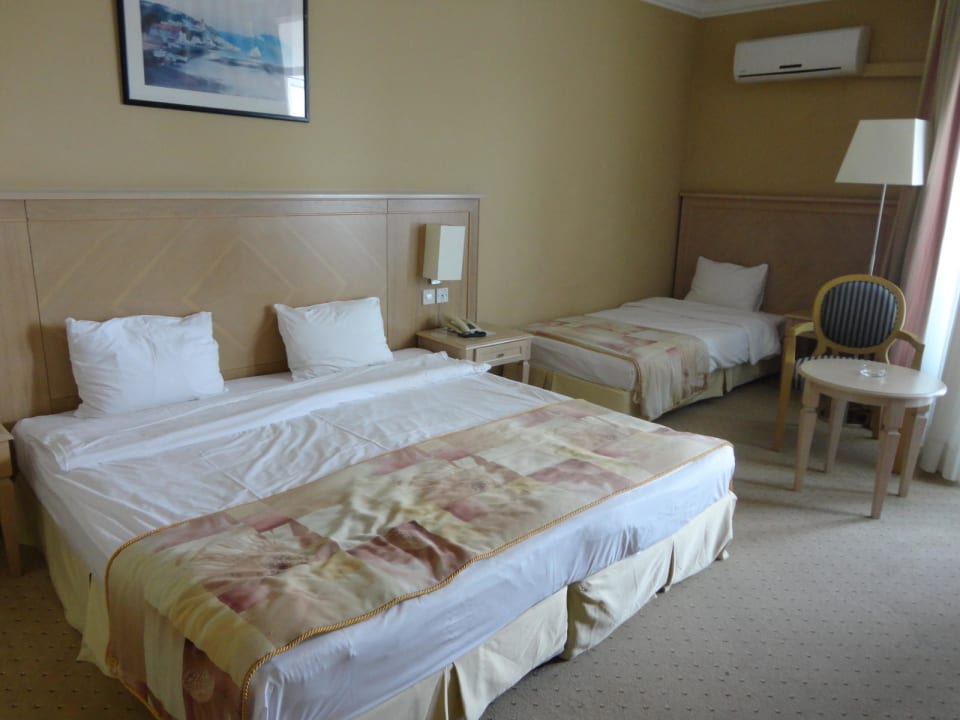 Łóżko z dostawką Salamis Bay Conti Resort Hotel & Casino